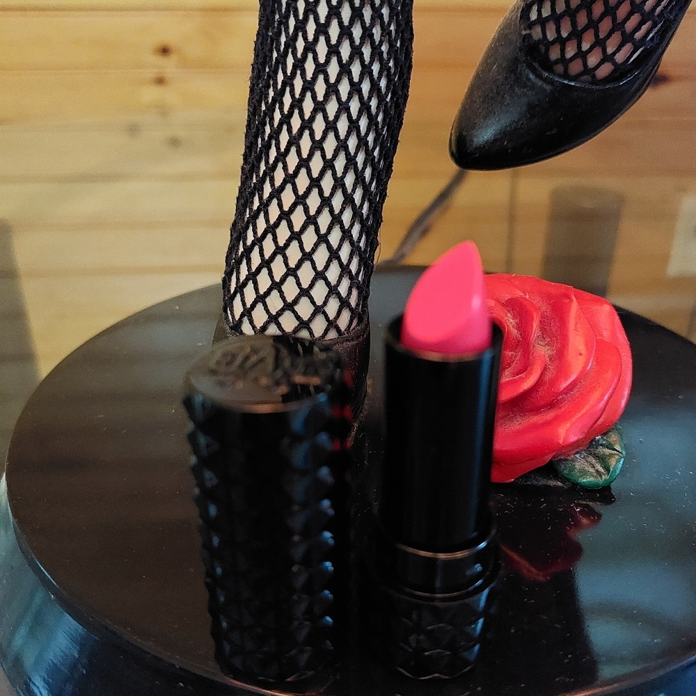 Kat Von D Lipstick in Backstage Bambi